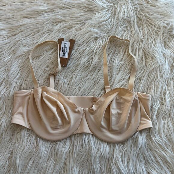 Skims Smoothing Intimates Unlined Strapless Bra Sand Size 40C - Picture 2 of 7